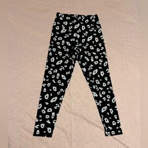 Onzie size L, yoga leggings, in wonderful condition, like new.